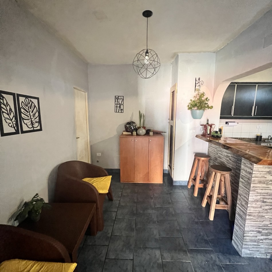 Chalet 6 Ambientes y 3 Locales - Ciudad Evita