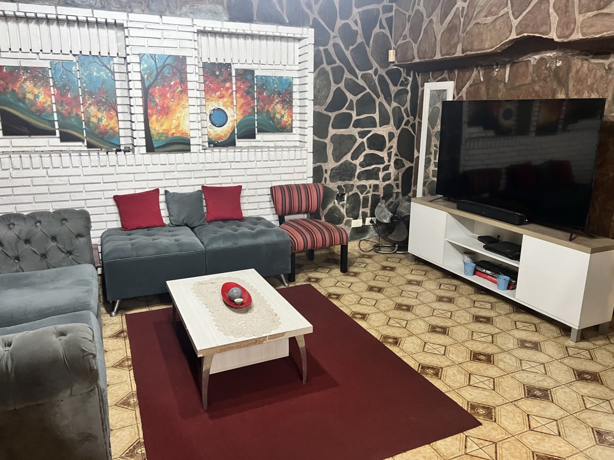Chalet 6 Ambientes y 3 Locales - Ciudad Evita