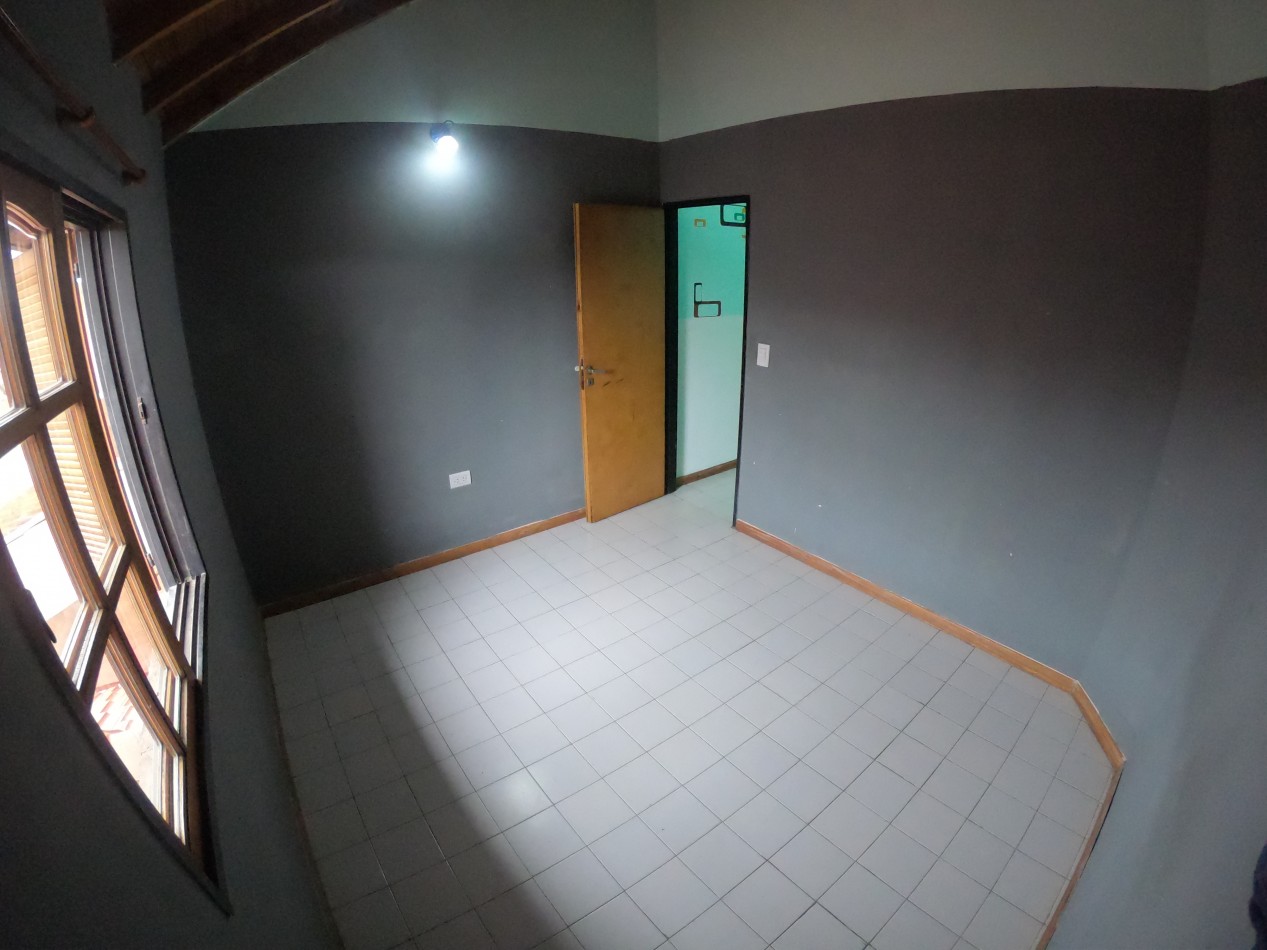 Casa en Venta de 2 Dorm. C/ Cochera en Ciudad Evita