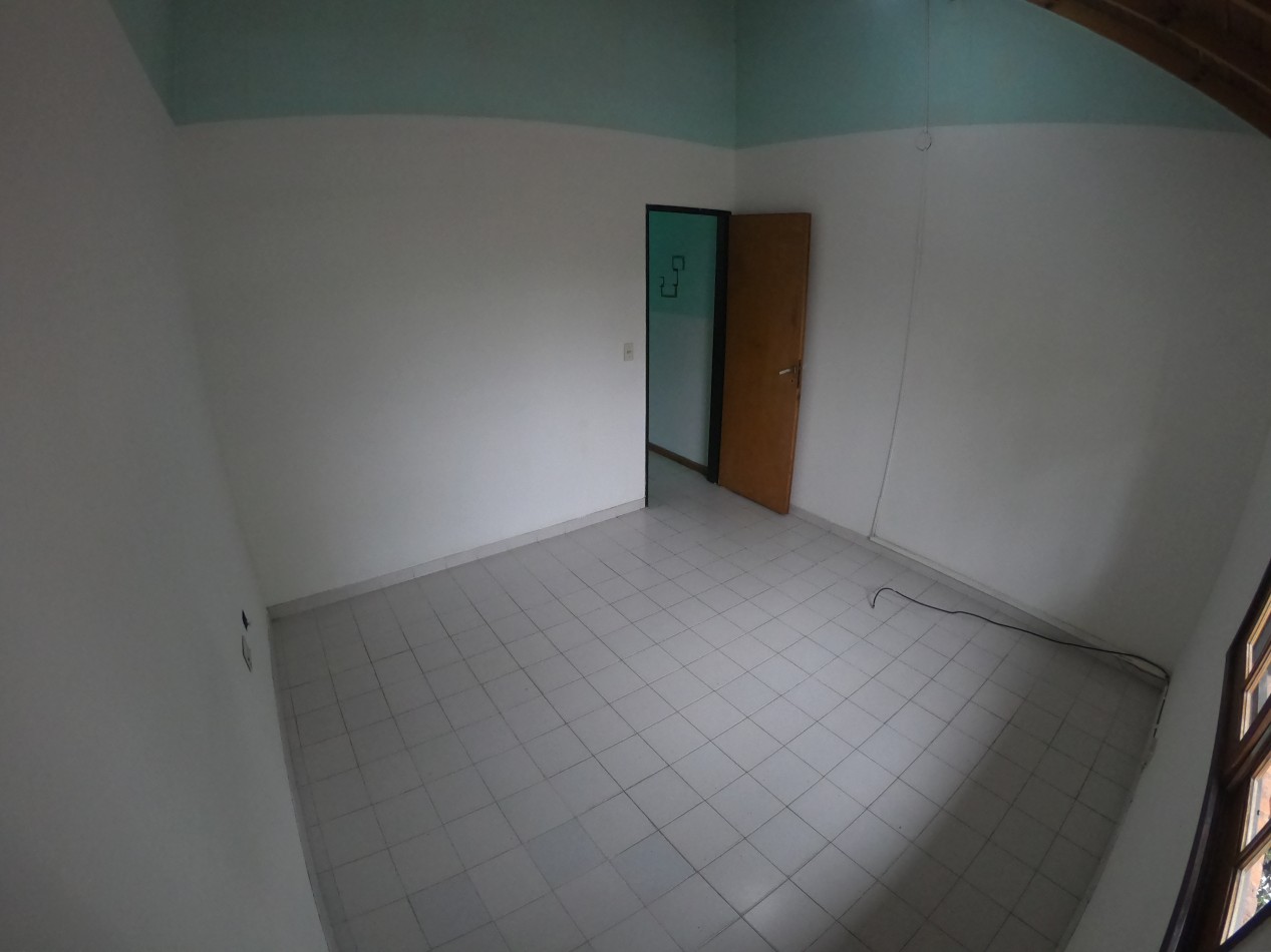 Casa en Venta de 2 Dorm. C/ Cochera en Ciudad Evita