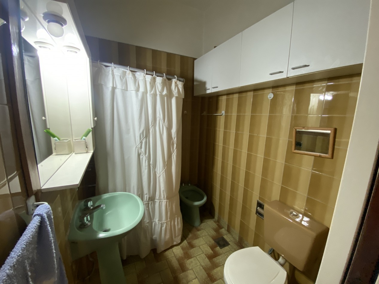Casa en Alquiler de 2 Dorm. C/ Cochera en Villa Madero