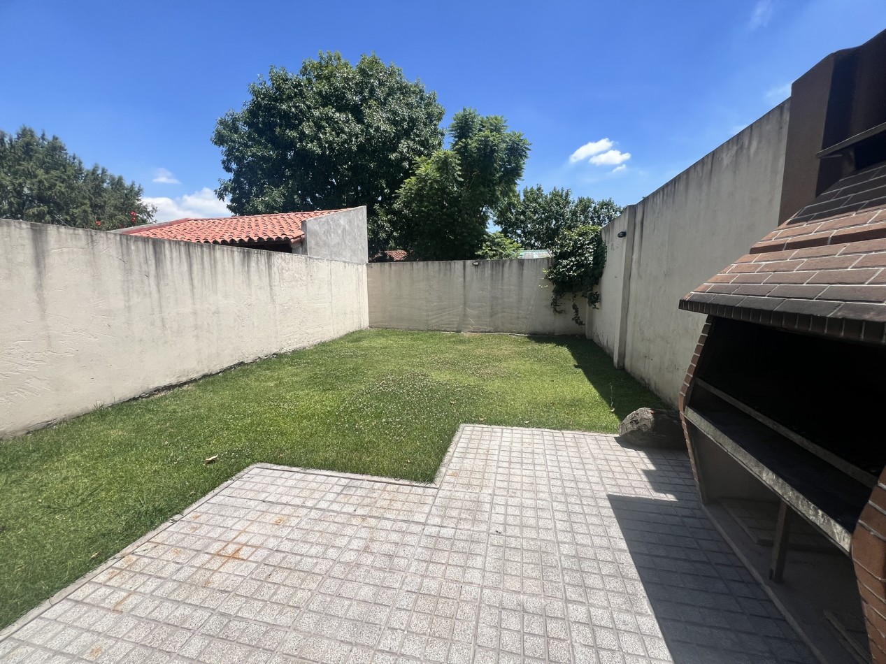 Casa de 3 dormitorios en Ciudad Evita