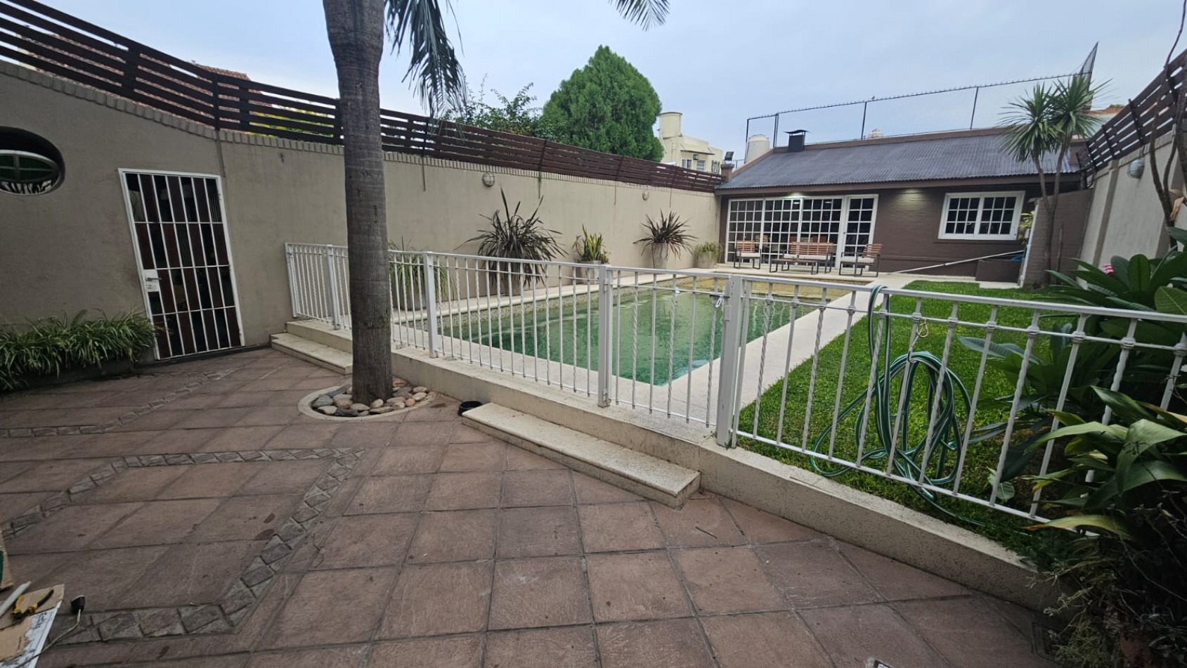 Casa 5 ambientes con piscina, Ramos Mejia