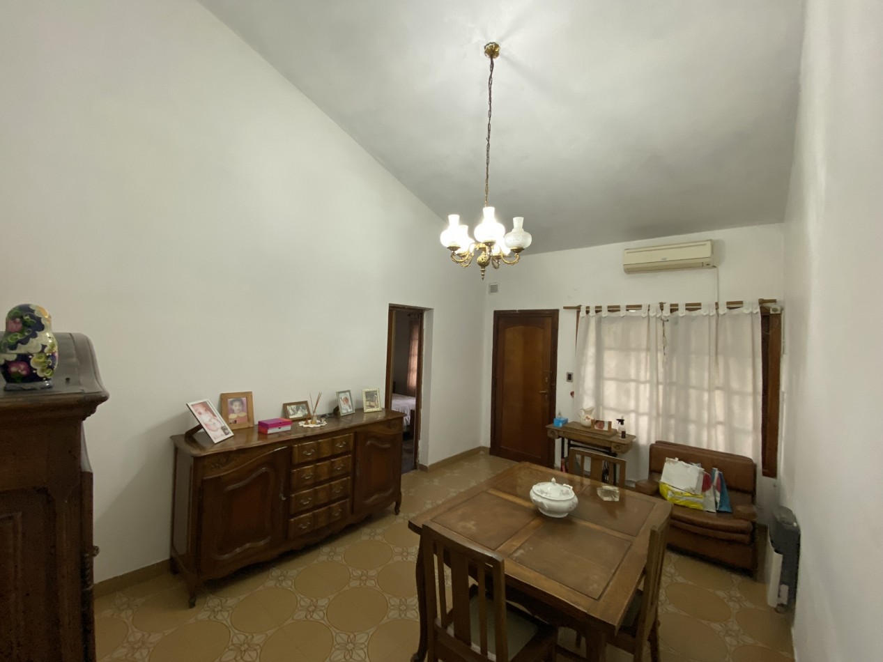 Casa en venta de 3 Dorm. C/Cochera en Ciudad Evita