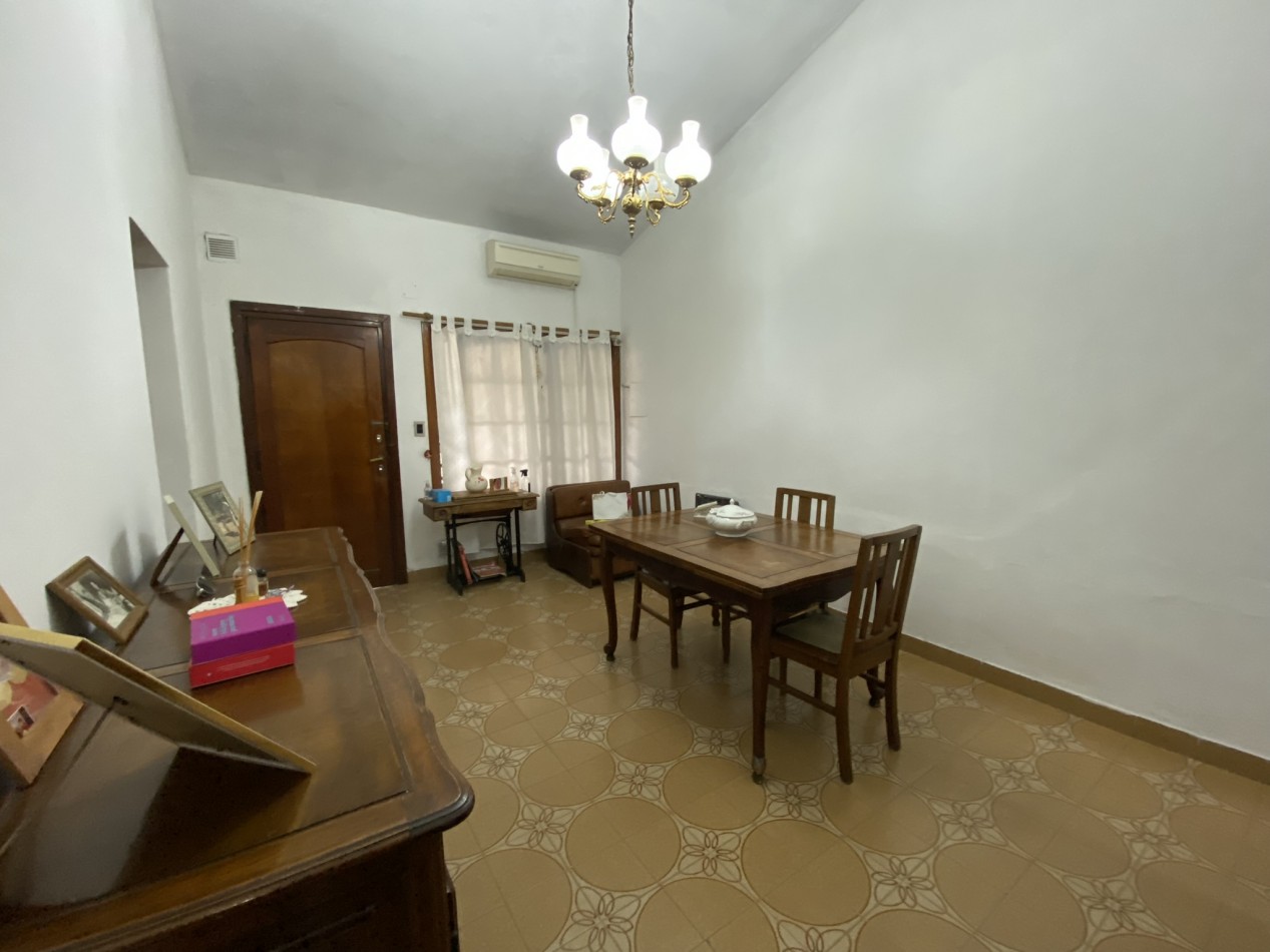 Casa en venta de 3 Dorm. C/Cochera en Ciudad Evita