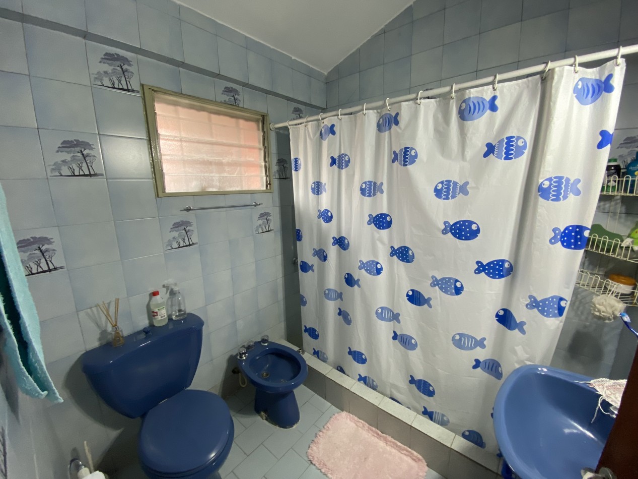 Casa en venta de 3 Dorm. C/Cochera en Ciudad Evita