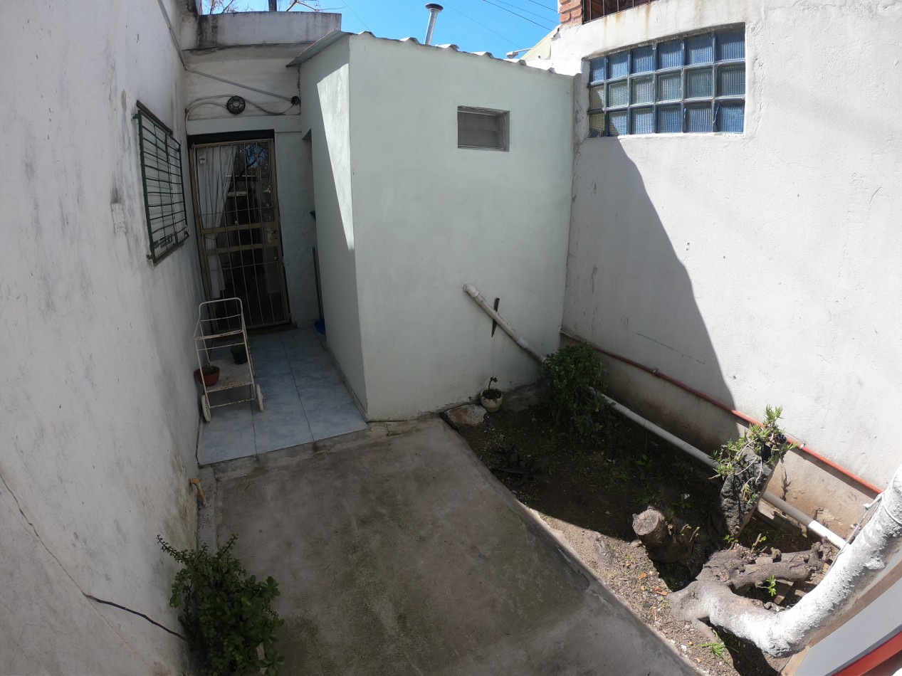 Casa en Venta de 2 Ambientes Ubicada en Esquina - Ciudad Evita