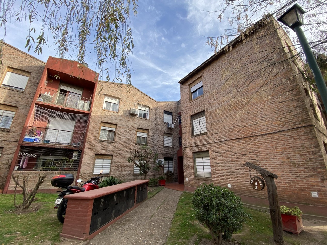 Departamento en Venta de 4 Ambientes C/ Cochera - Ciudad Evita