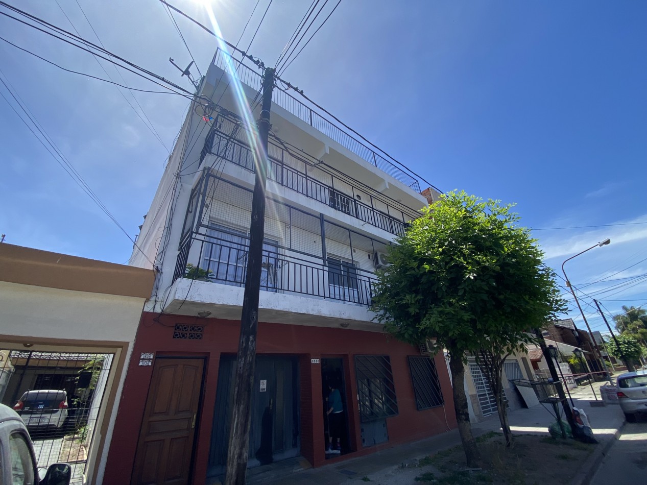Departamento en Venta de 3 Dorm. en Ramos Mejia