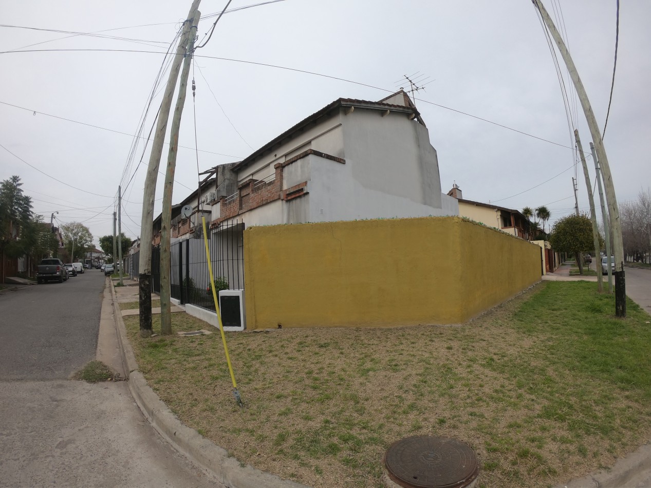 Casa en Venta de Dos Plantas - B. Cotevi