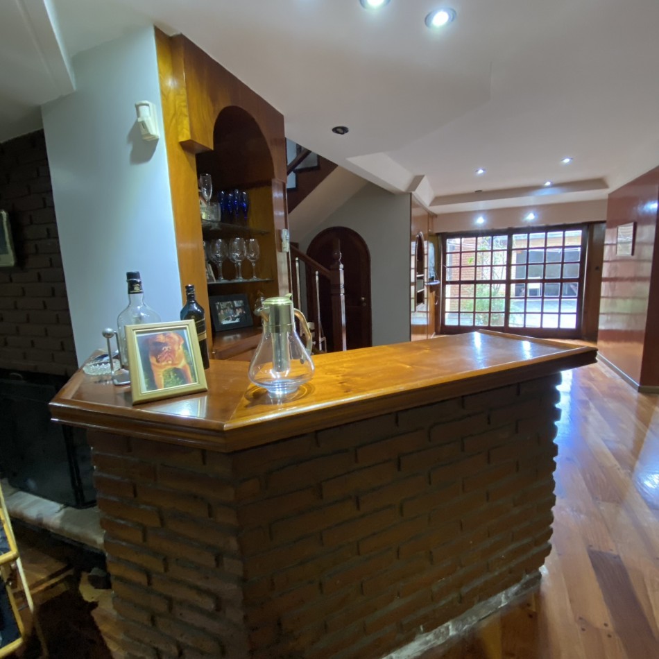 Casa 5 Ambientes, Lomas de Zamora