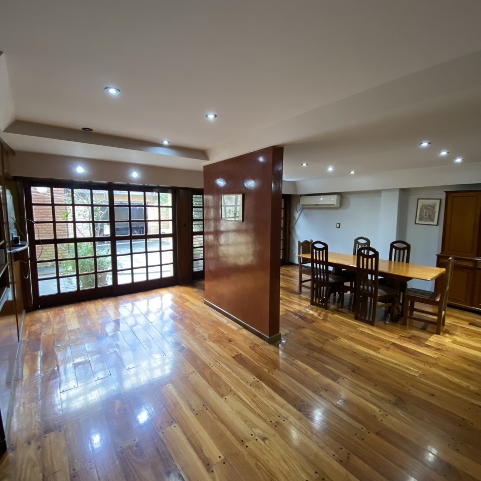 Casa 5 Ambientes, Lomas de Zamora