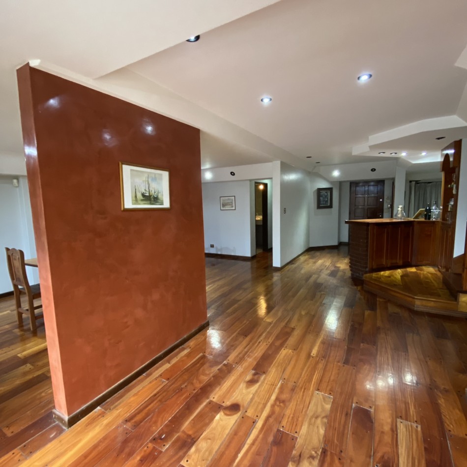 Casa 5 Ambientes, Lomas de Zamora