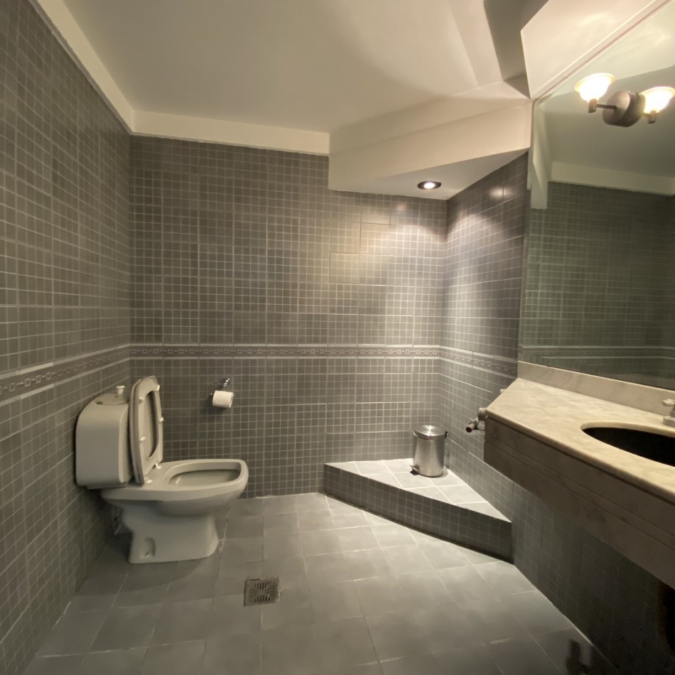 Casa 5 Ambientes, Lomas de Zamora