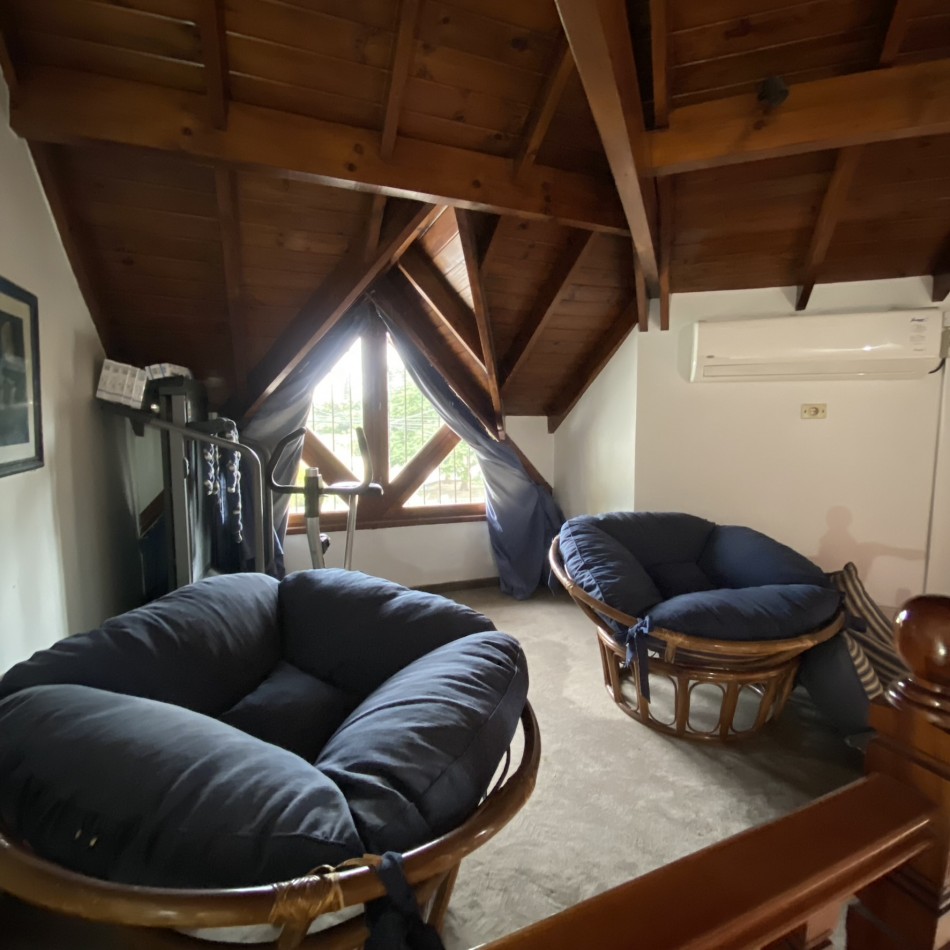 Casa 5 Ambientes, Lomas de Zamora