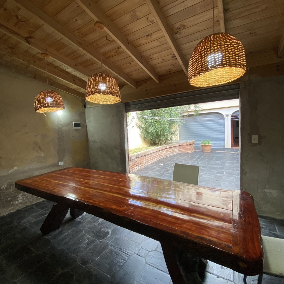 Casa 5 Ambientes, Lomas de Zamora