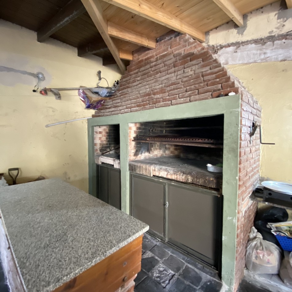 Casa 5 Ambientes, Lomas de Zamora