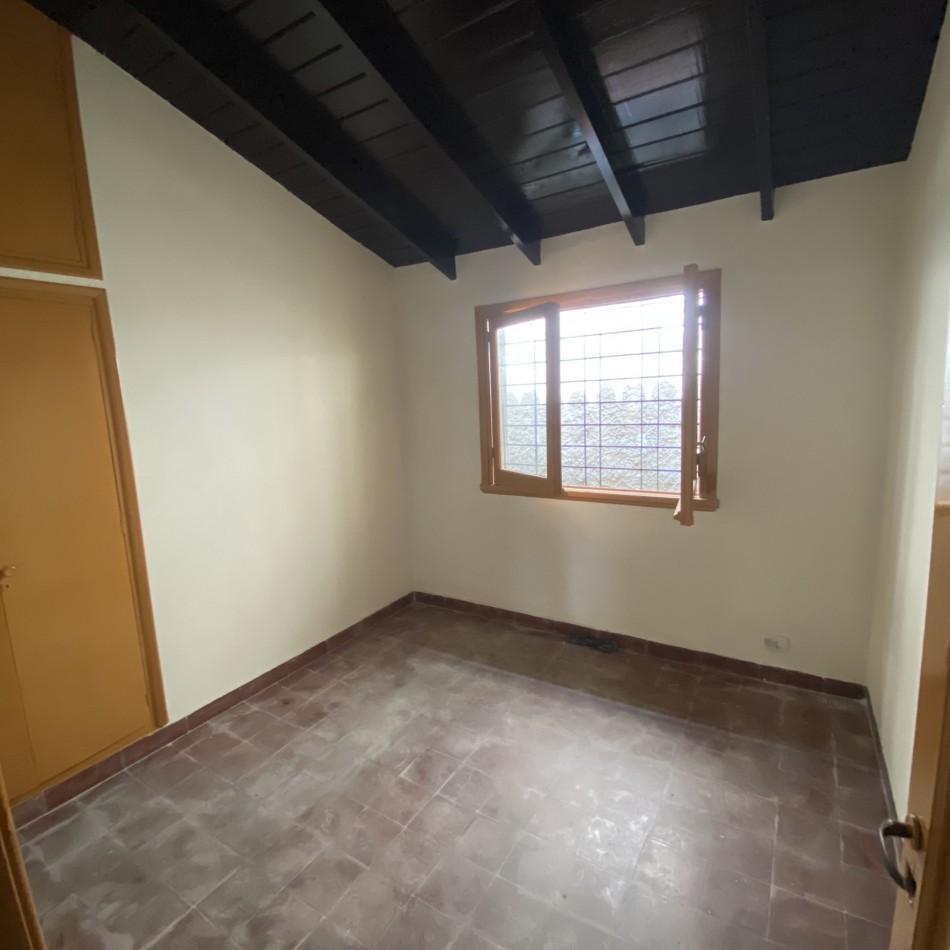 Chalet 3 ambientes con Galpon - Ciudad Evita