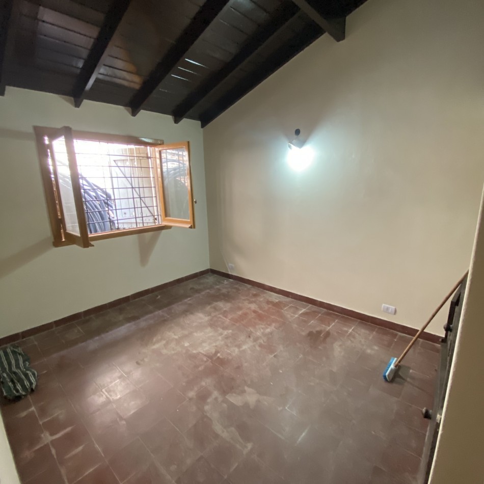 Chalet 3 ambientes con Galpon - Ciudad Evita