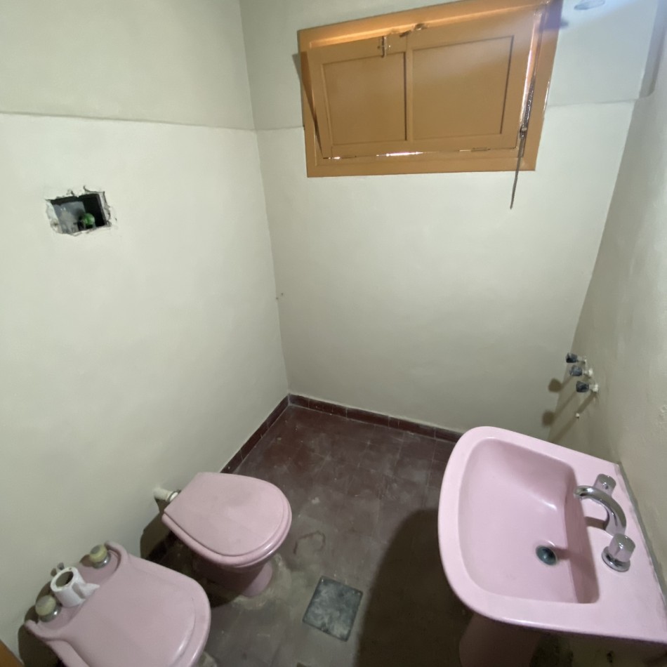 Chalet 3 ambientes con Galpon - Ciudad Evita