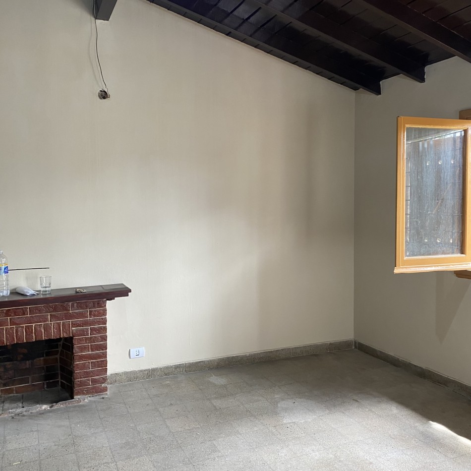 Chalet 3 ambientes con Galpon - Ciudad Evita