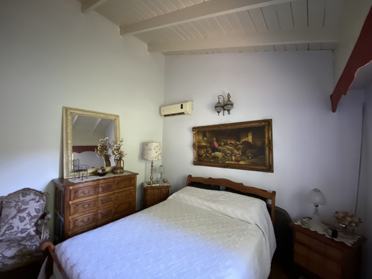 Chalet de 3 ambientes con piscina, Ciudad Evita