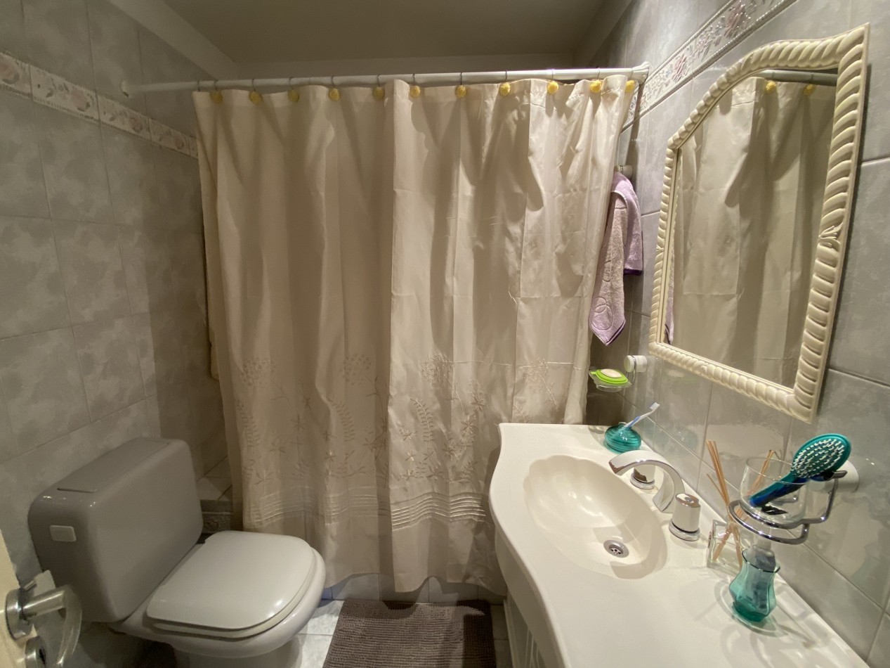 Chalet de 3 ambientes con piscina, Ciudad Evita