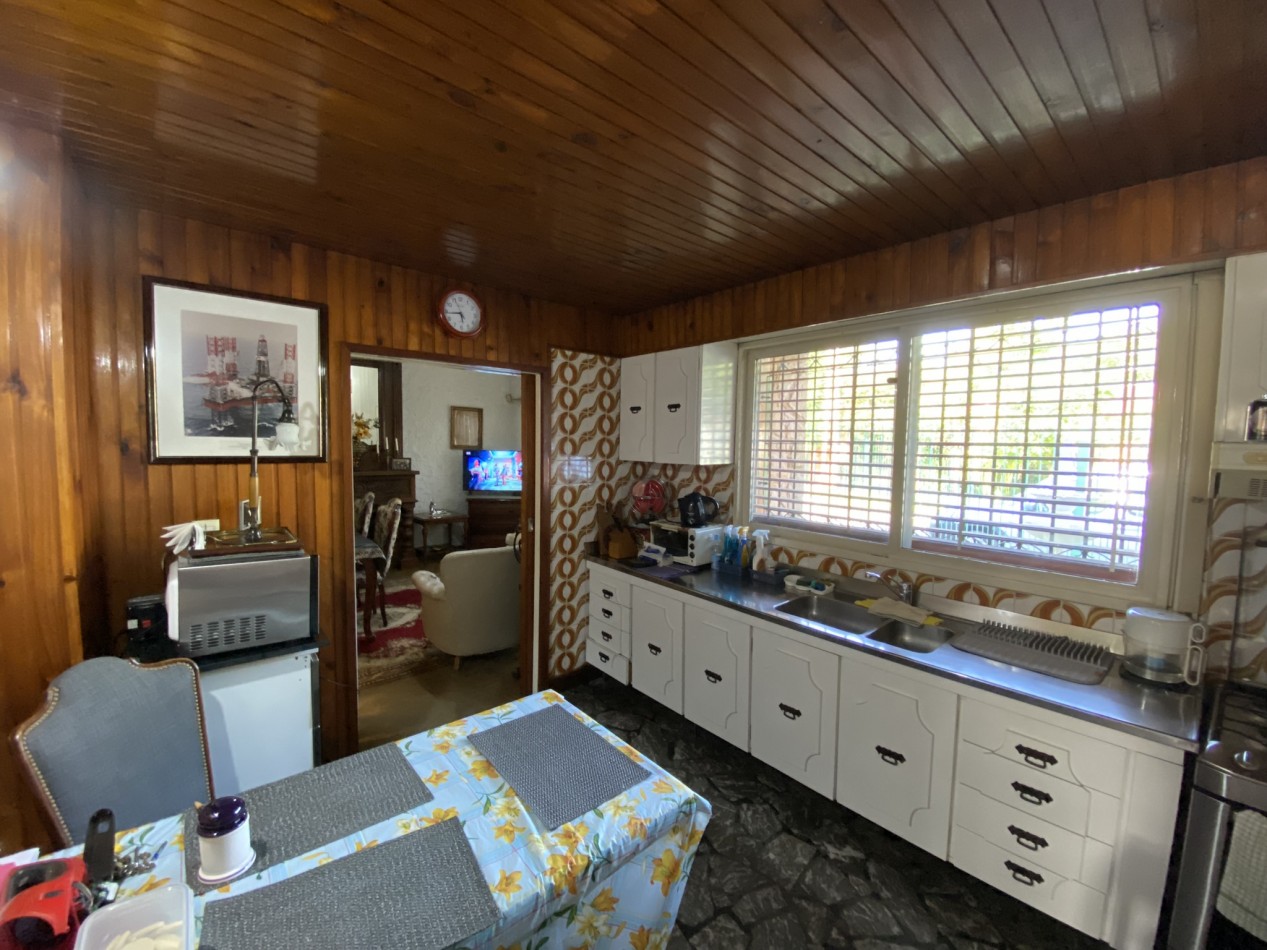 Chalet de 3 ambientes con piscina, Ciudad Evita