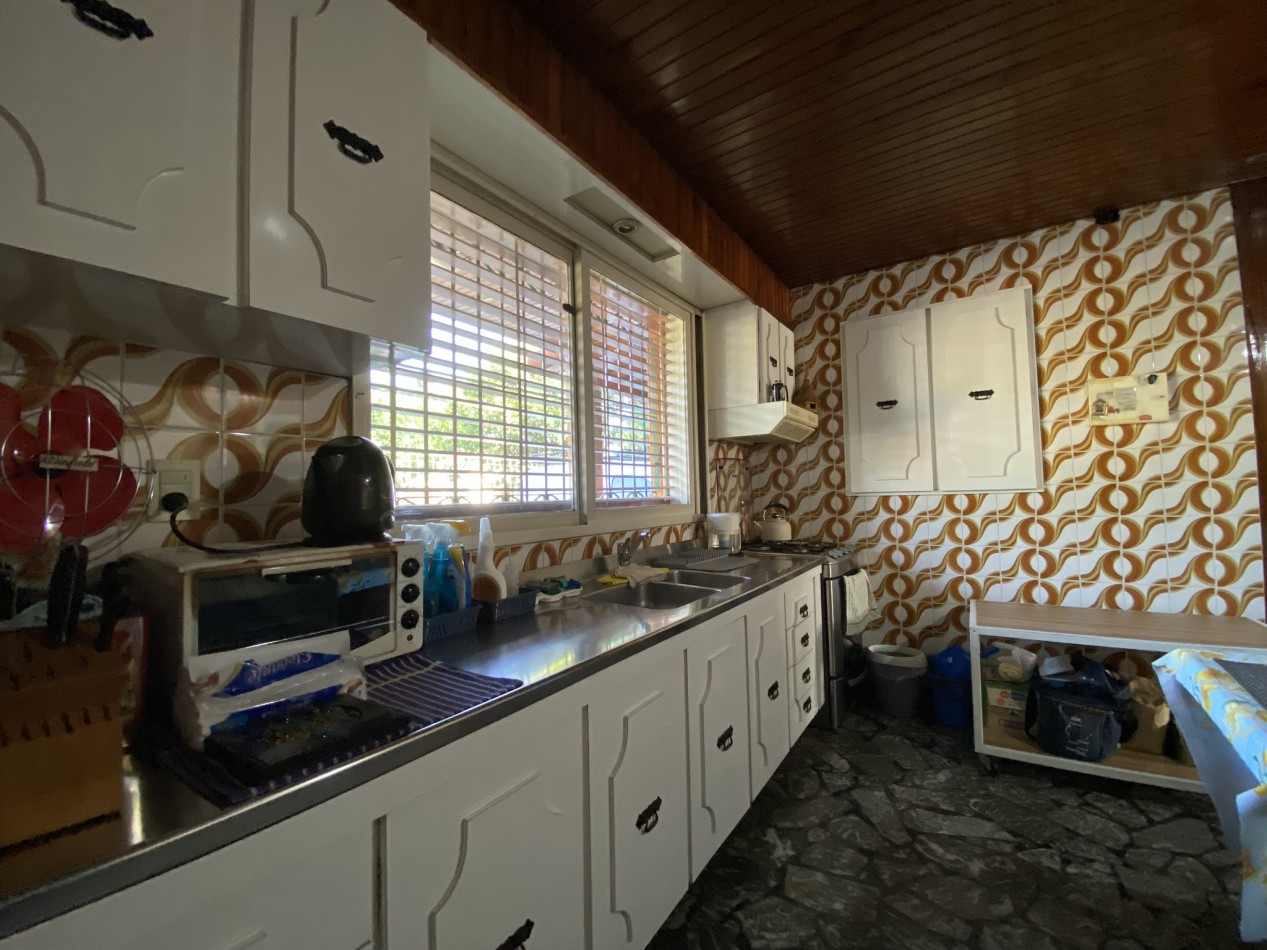 Chalet de 3 ambientes con piscina, Ciudad Evita