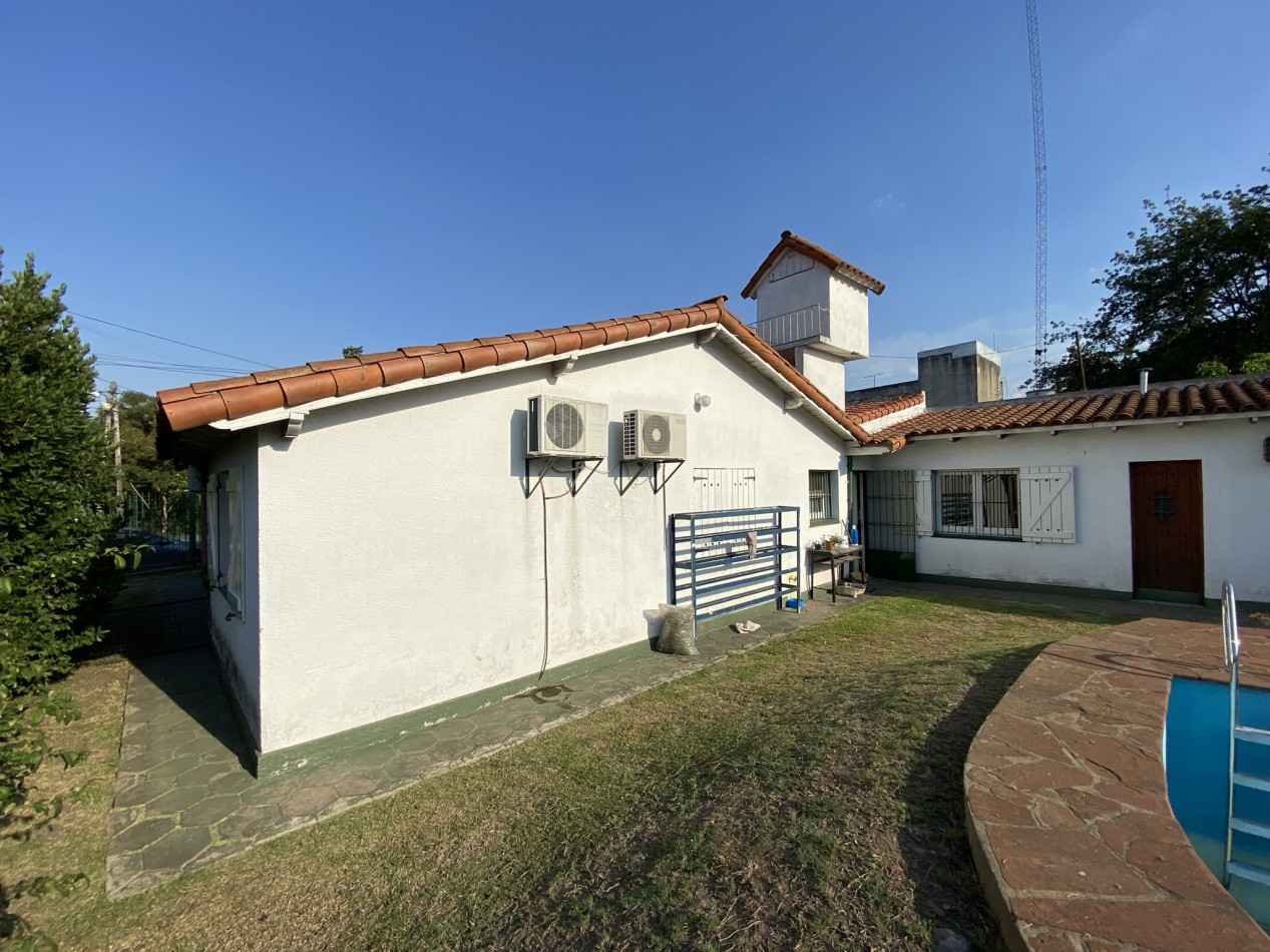 Chalet de 3 ambientes con piscina, Ciudad Evita