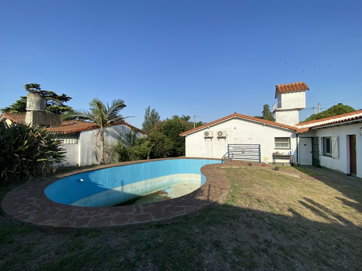Chalet de 3 ambientes con piscina, Ciudad Evita