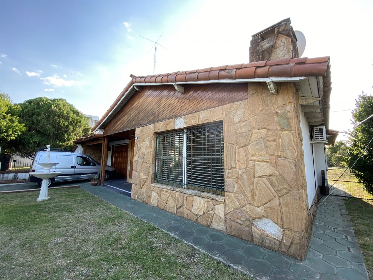Chalet de 3 ambientes con piscina, Ciudad Evita