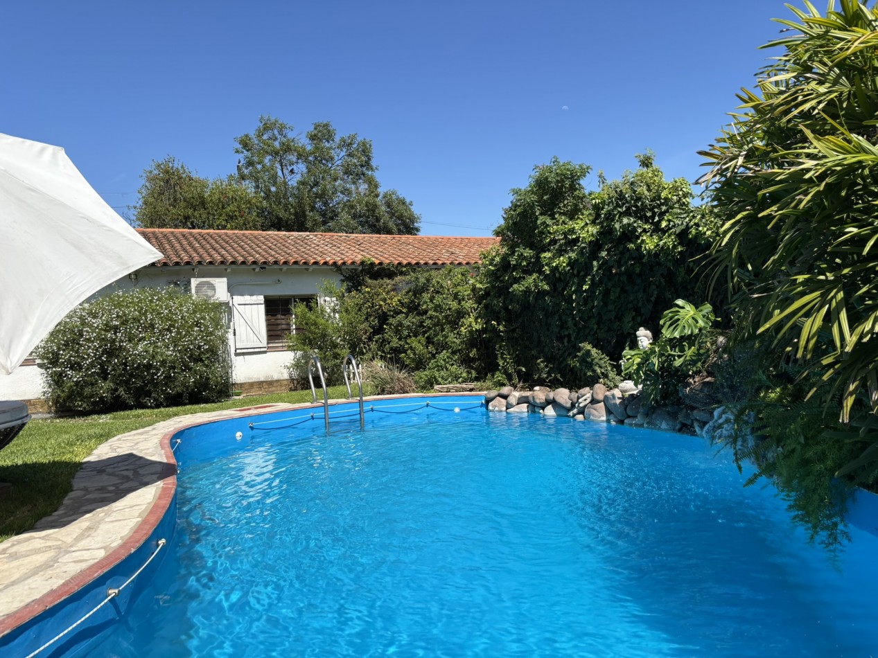 Chalet 4 ambientes con Piscina - Ciudad Evita