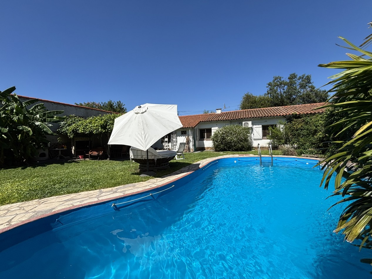 Chalet 4 ambientes con Piscina - Ciudad Evita