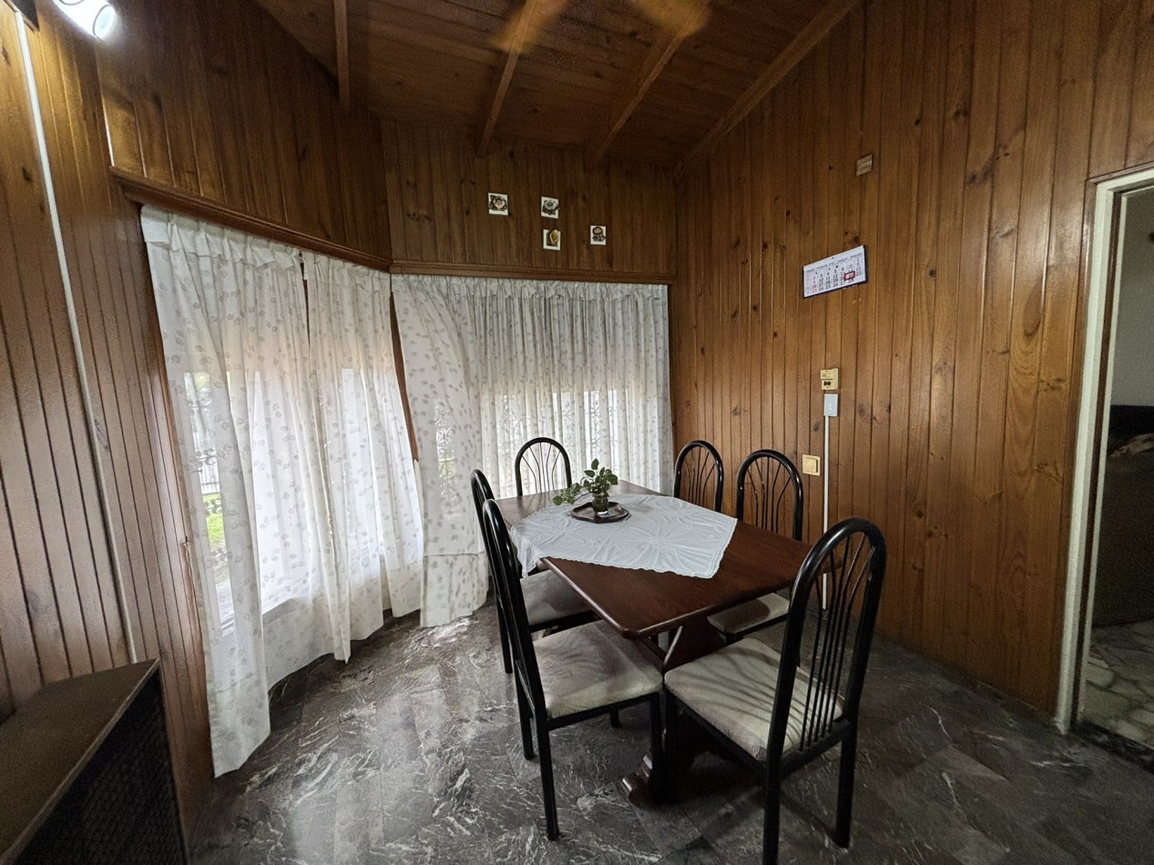Chalet 5 ambientes con piscina - Circ. 3ra, Ciudad Evita