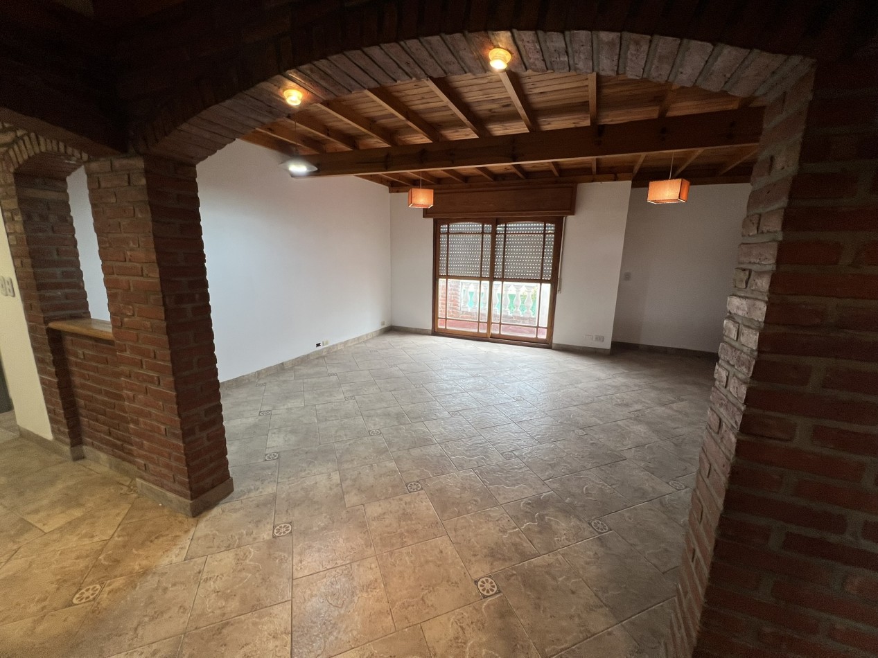 DEPARTAMENTO 4 AMBIENTES EN LA TABLADA 