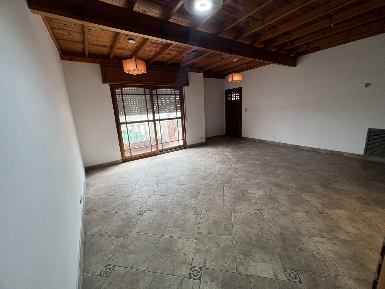 DEPARTAMENTO 4 AMBIENTES EN LA TABLADA 
