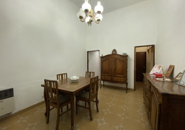 Casa en venta de 3 Dorm. C/Cochera en Ciudad Evita